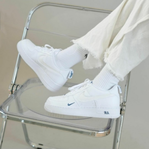 Giay Nike Air Force 1 '07 LV8 'White Dark Marina Blue' FB8971-100