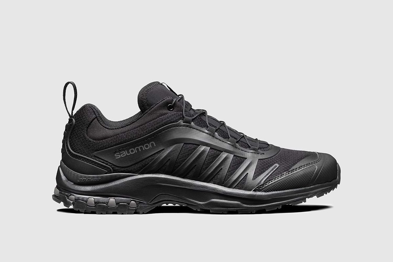 Hinh anh 3: 14 doi sneakers mau den phu hop cho moi hoan canh