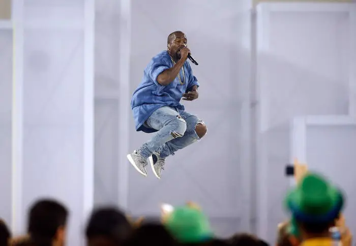 Ve dep den tu tuong lai cua doi giay adidas YEEZY 1020