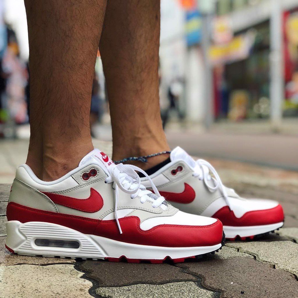 Hinh anh 1: Review giay: Nike Air Max 90 "White University Red" - su toi gian pha chut ca tinh