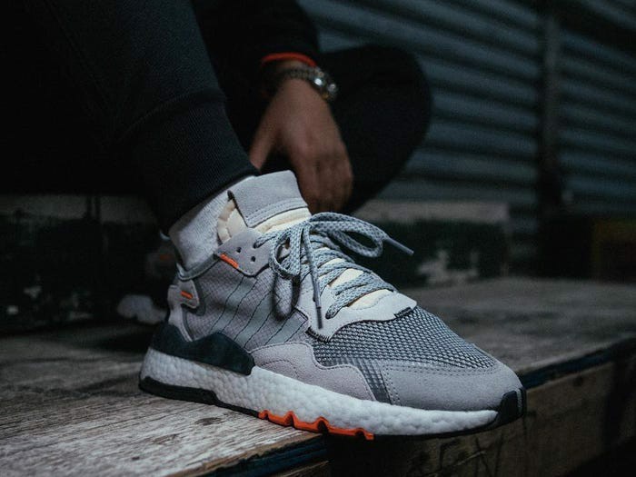 Danh gia "doi giay the thao ve dem" Adidas Nite Joggers