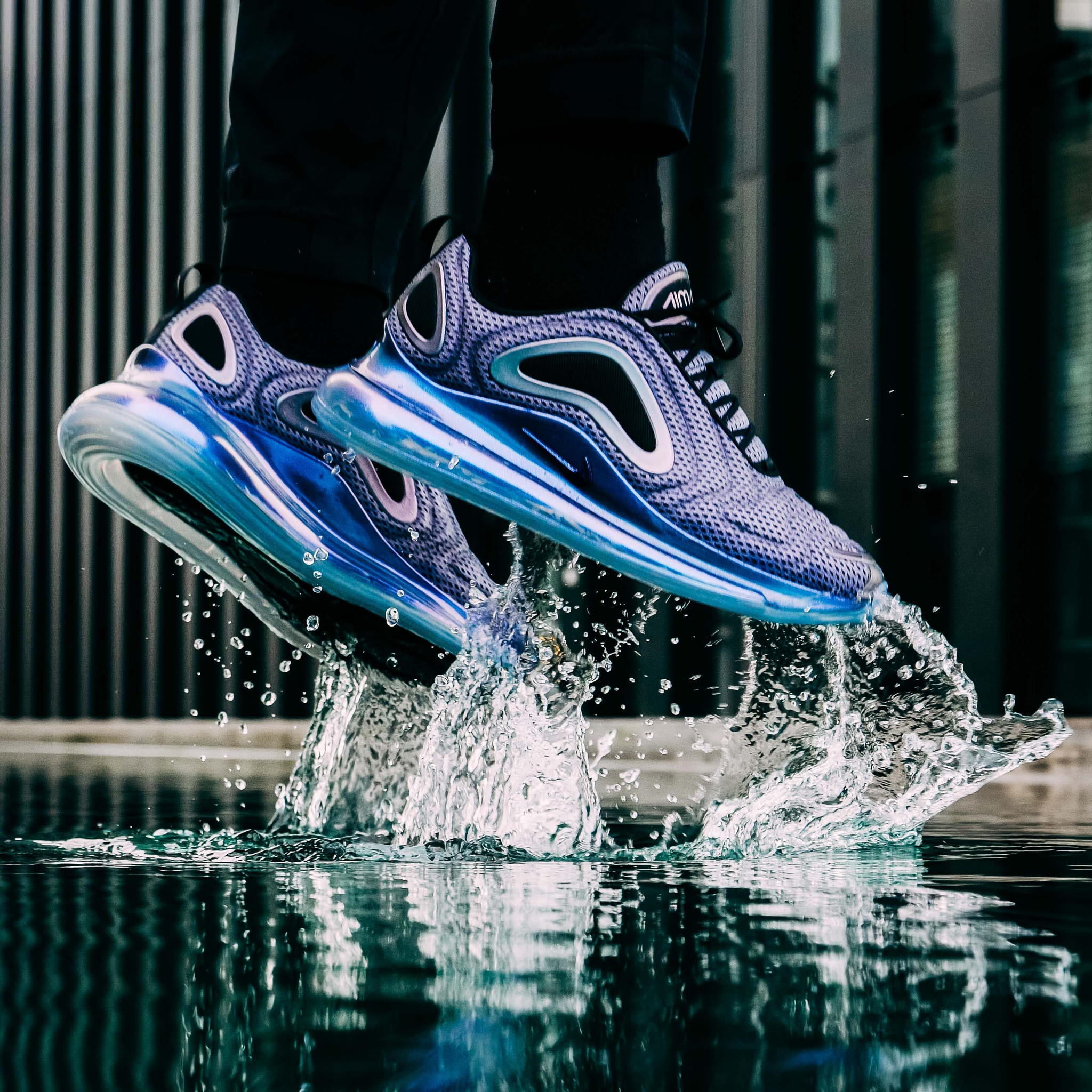 nhung-dieu-ban-can-biet-ve-doi-giay-nike-air-max-720