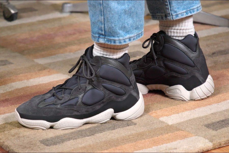 adidas-yeezy-500-high-slate-co-dang-mua-hay-khong-dieu-ban-can-biet