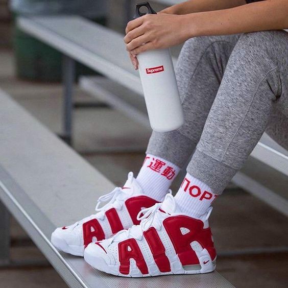 nhung-mau-giay-nike-uptempo-khong-bao-gio-loi-mot