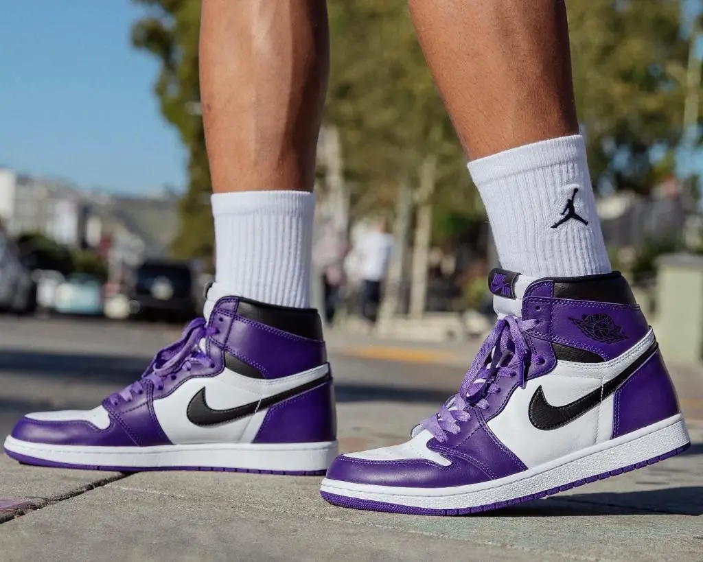 Cach phan biet mot doi Nike Air Jordan 1 “Court Purple” real va fake