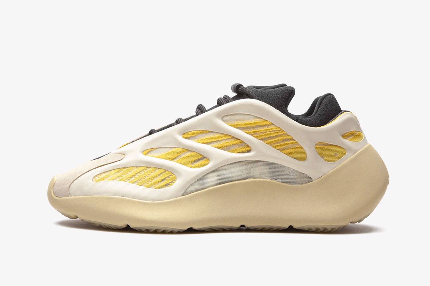 10-ly-do-ban-chi-phai-deo-doi-yeezys-vao-mua-he