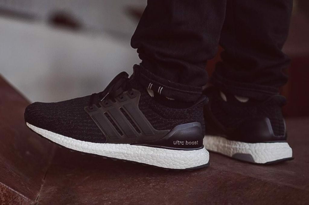 adidas-ultraboost-qua-cac-doi-1-0-2-0-3-0-4-0-va-ultraboost-19-co-gi-cai-tien