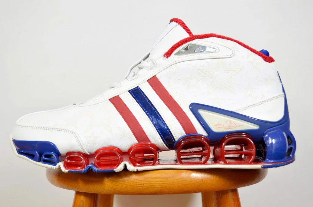 top-5-doi-giay-xau-nhat-tung-xuat-hien-tai-nba