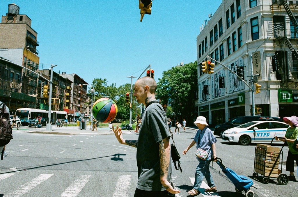 Hinh anh 3: Moi quan he tri ki giua Mike Cherman va Visvim Christo trong bai phong van moi nhat cua anh