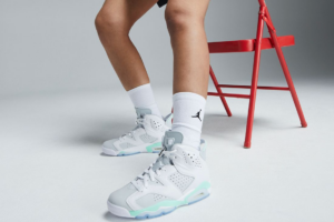 Giay Nike Air Jordan 6 'Mint Foam' DQ4914-103