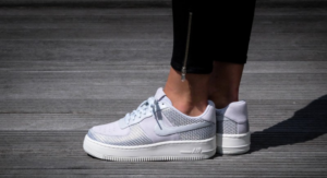 Giay Nike Air Force 1 Upstep Premium 'Metallic Platinum' 917590-001