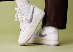 Giay Nike Wmns Air Force 1 High Sculpt 'White Light Smoke Grey' DC3590-101