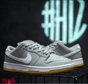 Giay Nike SB Dunk Low 'Orange Label Grey Gum' DV5464-001