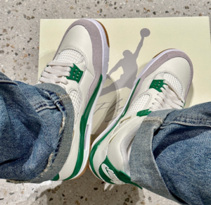 Giay Nike Air Jordan 4 Retro 'Pine Green' DR5415-103
