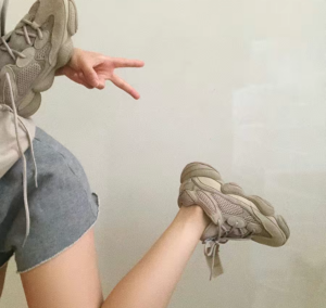 Alternative view of Giày Adidas Yeezy 500 Taupe Light GX3605