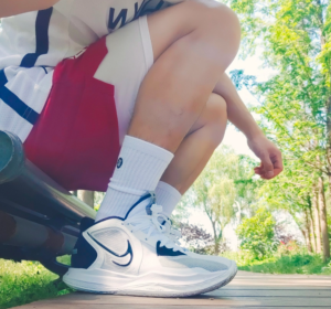 Giay Nike Kyrie Low 5 EP 'Black White' DJ6014-102