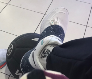 Alternative view of Giày Nike Kyrie Low 3 Team 'White Midnight Navy' CW6228-100