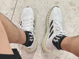 Giay Adidas 4DFWD 'White Black' Q46448