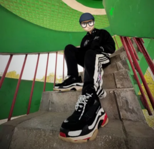 Alternative view of Giày Balenciaga Triple S Sneaker 'Black Red' 533882-W09OM-1000