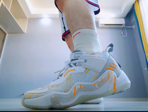 Giay Adidas D.O.N. Issue 3 Three Kingdoms 'White Yellow' HQ4502