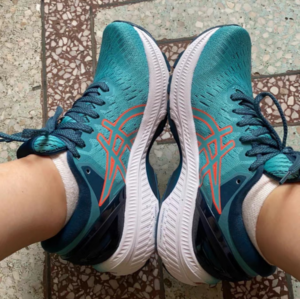 Alternative view of Giày Asics Wmns Gel Kayano 27 'Techno Cyan' 1012A649-300