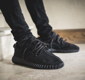 Alternative view of Giày Adidas Yeezy Boost 350 'Pirate Black' 2015 AQ2659