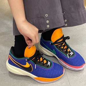 Giay Nike LeBron 20 GS 'Racer Blue' DQ8651-401