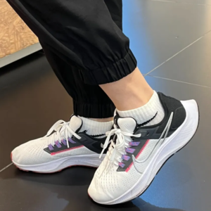 Alternative view of Giày Nike Air Zoom Pegasus 38 Women's Road Running Shoes CW7358-500