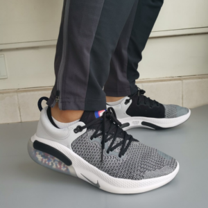 Alternative view of Giày Nike Joyride Run Flyknit 'Pure Platinum' AQ2730-011