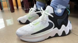 Alternative view of Giày Nike Giannis Immortality 2 'Big Kid’s' DQ1943-101