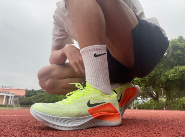 Giày Nike Zoom Fly 4 'Barely Volt' CT2392-700 - Hình ảnh 3