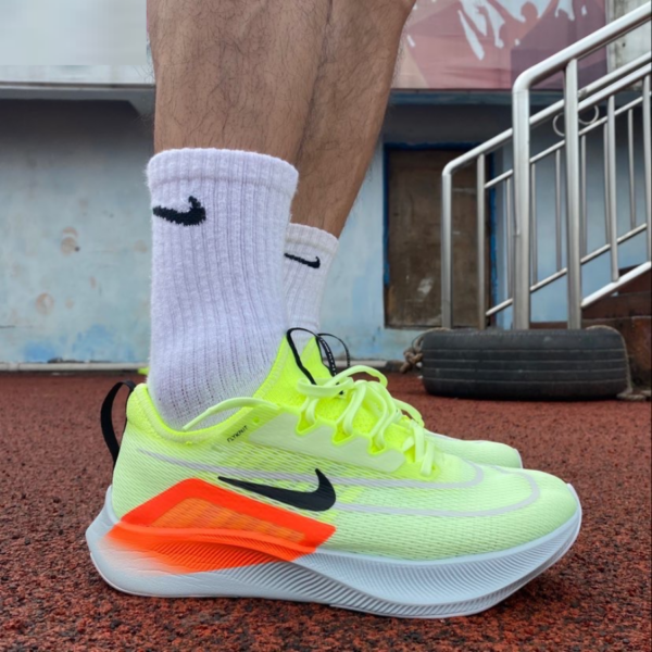 Giày Nike Zoom Fly 4 'Barely Volt' CT2392-700 - Hình ảnh 2