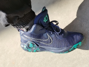 Giay Nike KD Trey 5 IX 'Epsidian Clear Emerald' CW3402-400