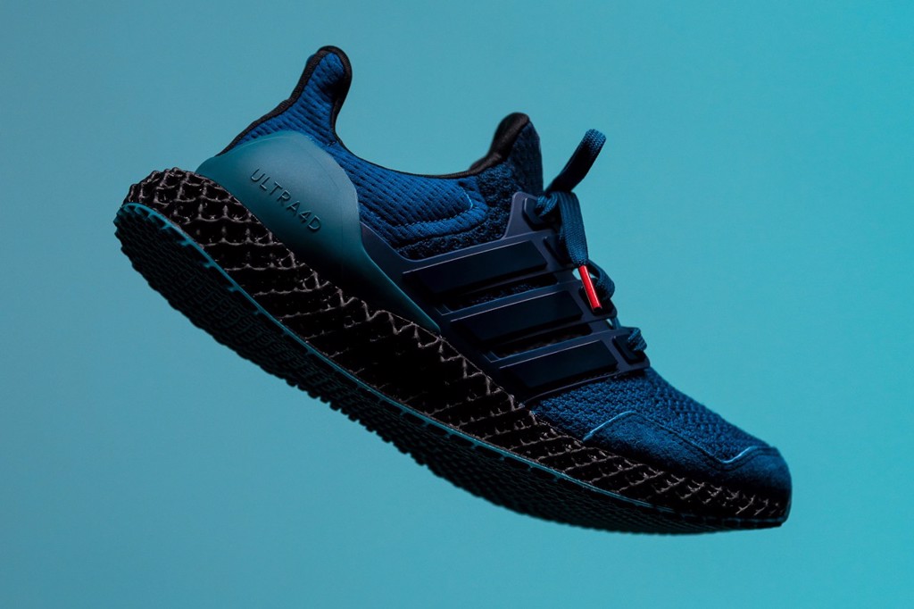 Adidas và Packer ra bắt tay hợp giày thể thao Ultra4D hiện đại