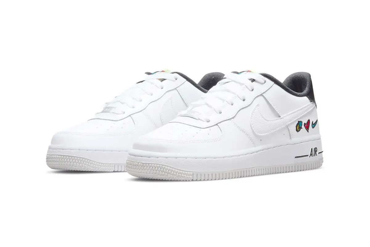 Nike gioi thieu bo suu tap mang ten "Peace, Love, Swoosh"