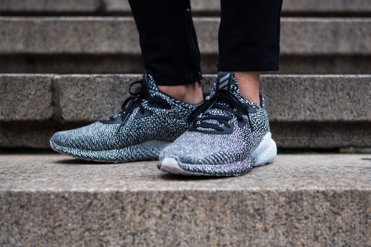 Adidas ultra boost vs alphabounce online