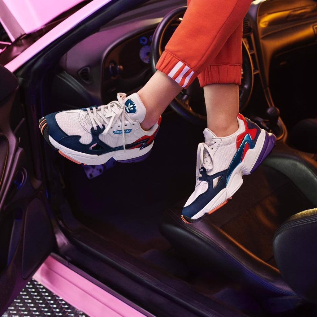 Hinh anh 5: Giai dap nhung thac mac thuong gap ve doi giay adidas Falcon