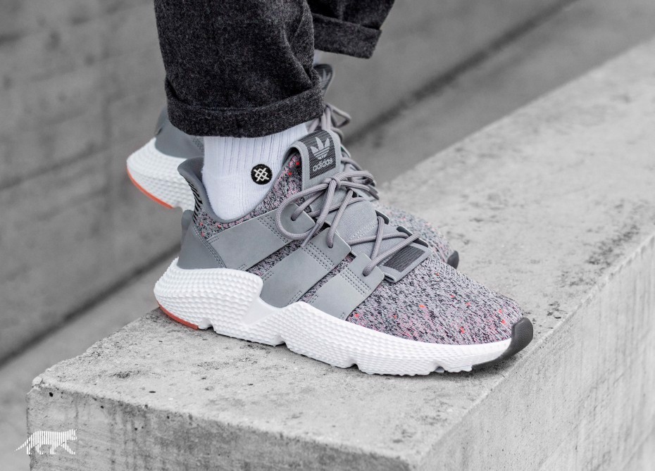 Đôi giày Adidas Prophere đã trở thành tâm điểm chú ý của giới trẻ như thế nào? Hinh anh 6: Doi giay Adidas Prophere da tro thanh tam diem chu y cua gioi tre nhu the nao?