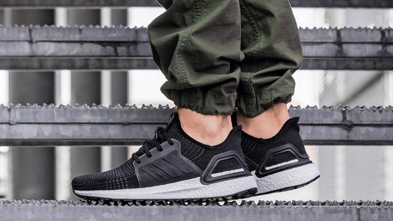 adidas-ultraboost-qua-cac-doi-1-0-2-0-3-0-4-0-va-ultraboost-19-co-gi-cai-tien