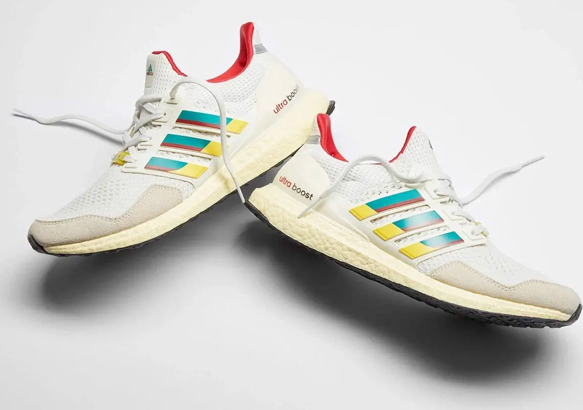 Ultraboost DNA 1.0 ZX - thiet ke tiep noi hai the he