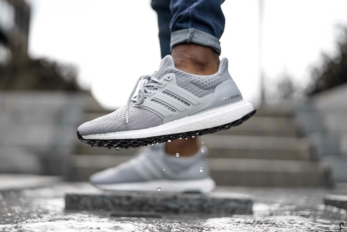 adidas-ultraboost-qua-cac-doi-1-0-2-0-3-0-4-0-va-ultraboost-19-co-gi-cai-tien