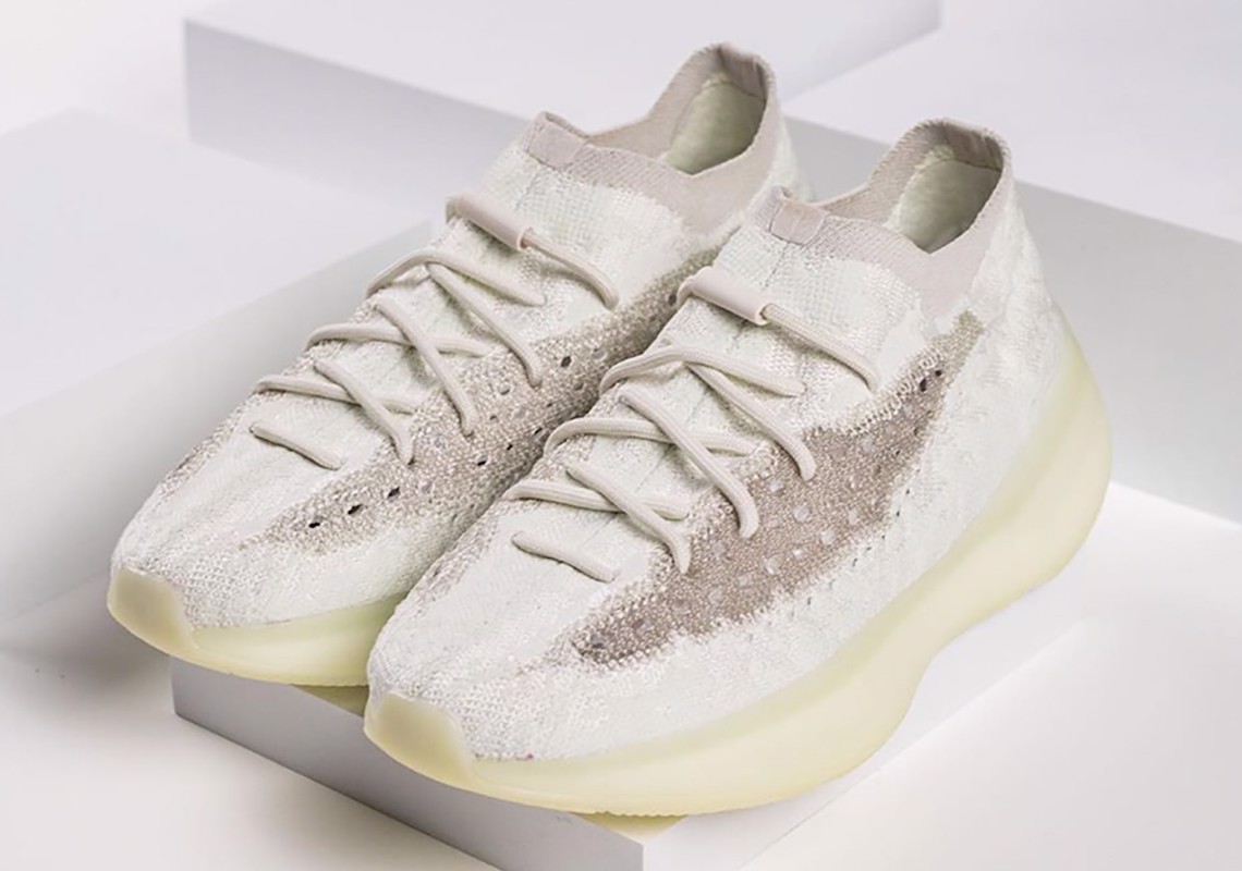 Hinh anh 2: Da qua muon de so huu mot doi Adidas Yeezy 380 "Calcite Glow"?