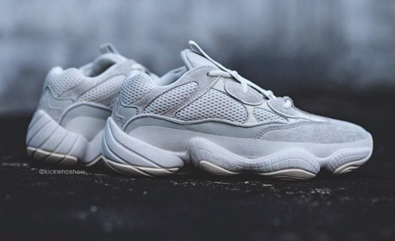 review-giay-adidas-yeezy-500-bone-white-co-dang-mua-hay-khong