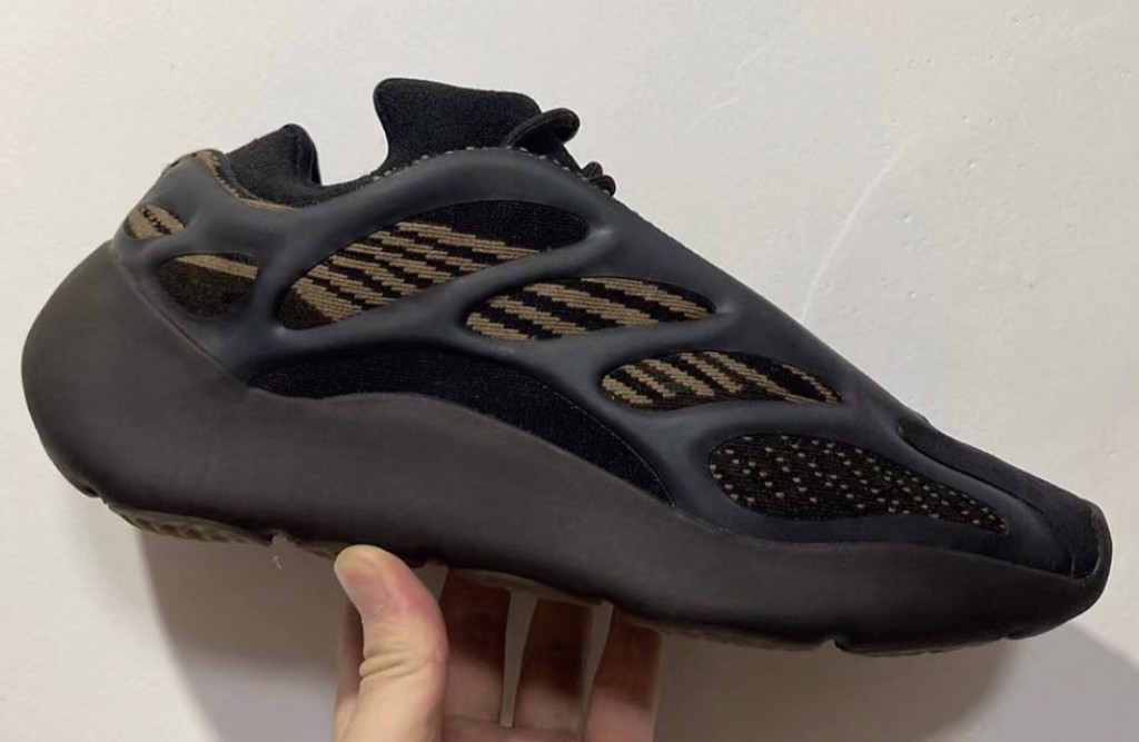 adidas chịu vấn đề "Đa dạng và Hòa nhập" và phải thay đổi một loại tên của các đôi Yeezy Hinh anh 5: adidas chiu van de "Da dang va Hoa nhap" va phai thay doi mot loai ten cua cac doi Yeezy