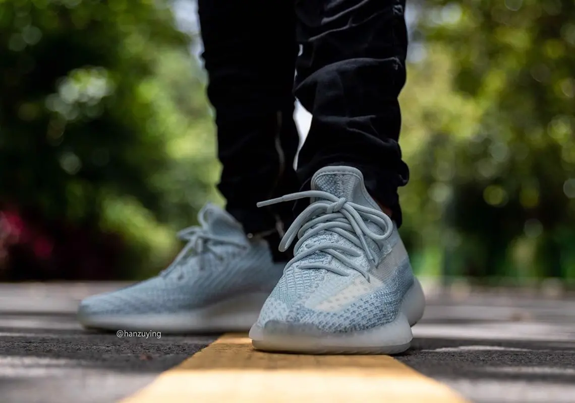 Legitcheck: Cach phan biet Yeezy Boost 350 V2 Cloud White real va fake