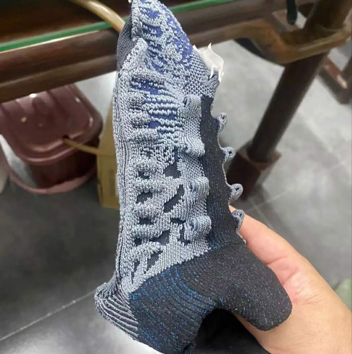 adidas-yeezy-boost-350-v2-cmpct-se-ra-mat-vao-thang-12-voi-mau-“slate-blue”
