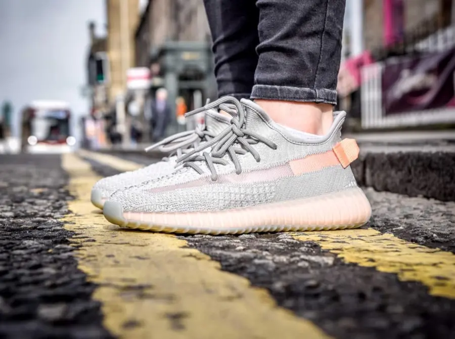 Legitcheck: Cach phan biet Yeezy Boost 350 V2 True Form real va fake