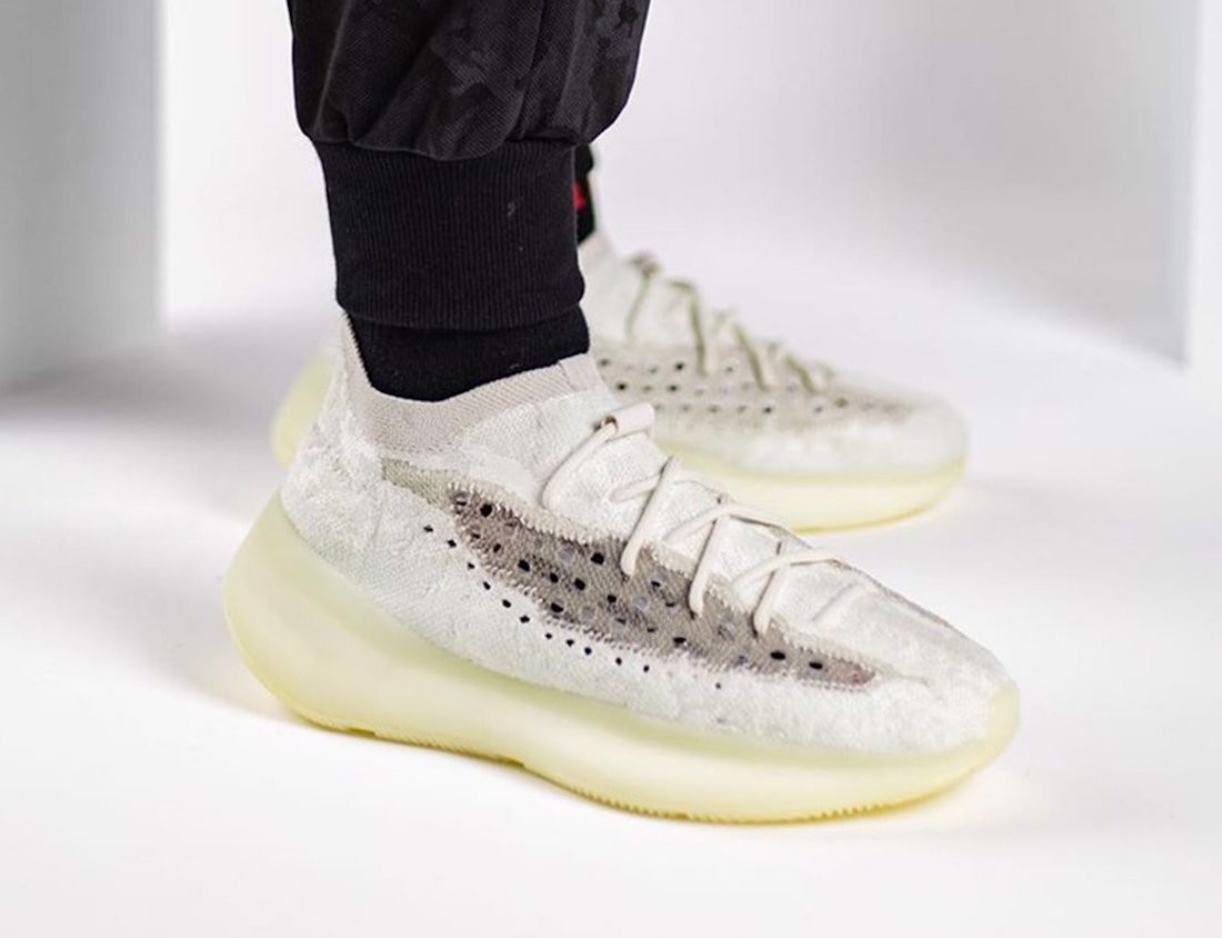 Hinh anh 5: Da qua muon de so huu mot doi Adidas Yeezy 380 "Calcite Glow"?