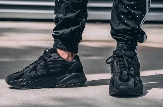 Legitcheck: Cach phan biet Yeezy 700 V2 Vanta real va fake