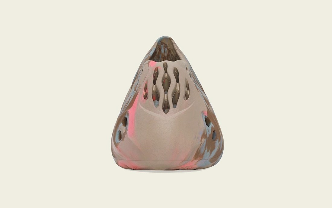 nhung-hinh-anh-chinh-thuc-ve-phien-ban-adidas-yeezy-foam-rnnr-mx-sand